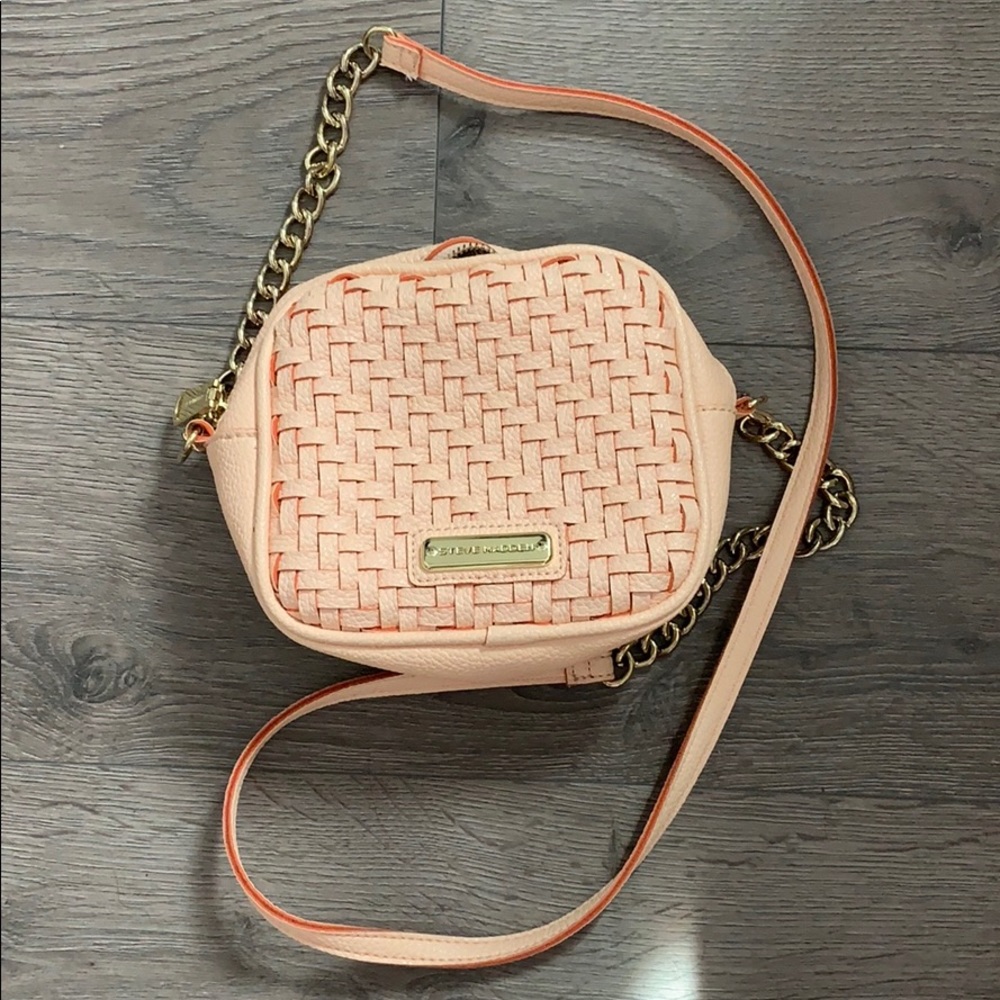 Steve Madden Woven crossbody bag